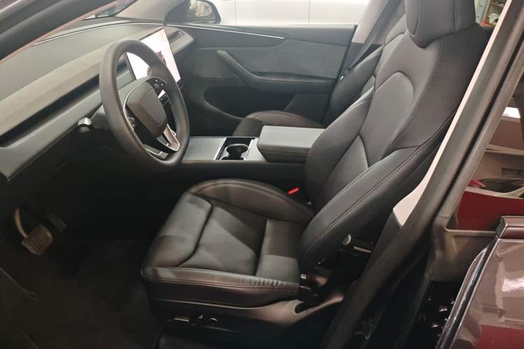 Used Tesla Model Y 2025 Rear-Wheel-Drive Version Left Front Seat