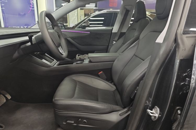 Used Tesla Model Y 2025 Long-Range All-Wheel Drive First Edition Left Front Seat
