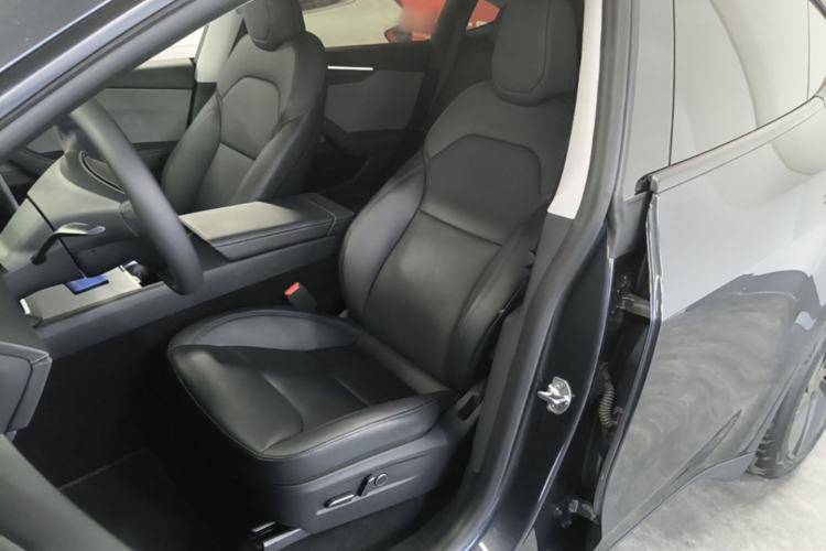 Used Tesla Model Y 2025 Rear-Wheel Drive First Edition Left Front Seat