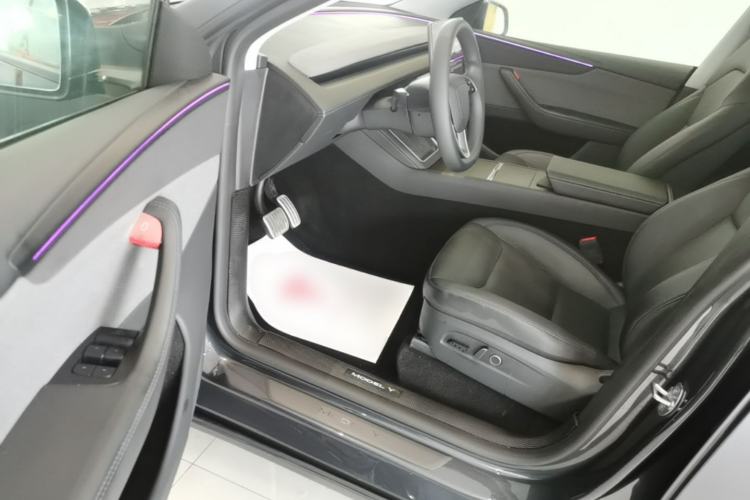 Used Tesla Model Y 2025 Rear-Wheel-Drive Version Left Front Seat