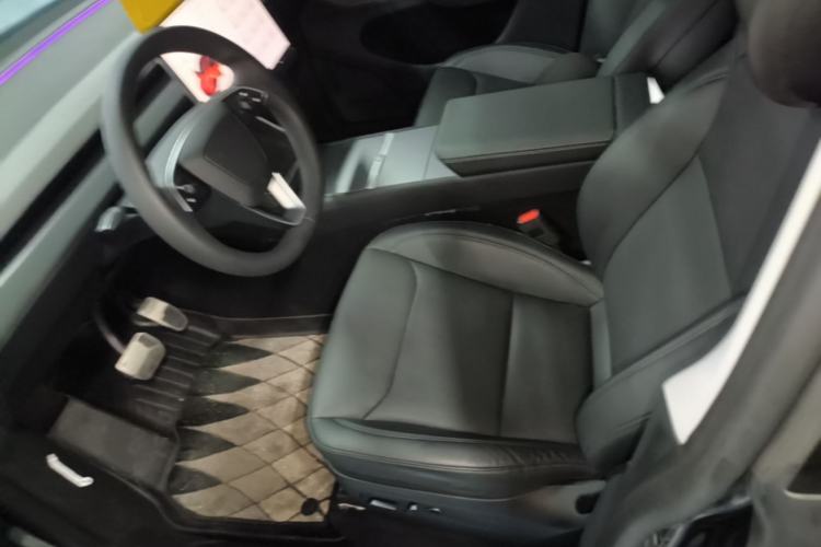 Used Tesla Model Y 2025 Rear-Wheel-Drive Version Left Front Seat