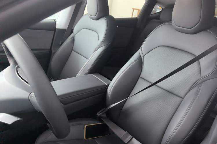 Used Tesla Model Y 2025 Rear-Wheel-Drive Version Left Front Seat