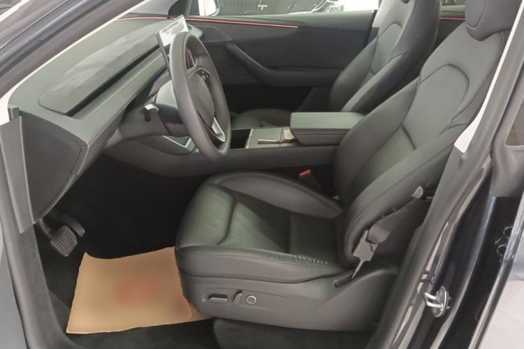 Used Tesla Model Y 2025 Long-Range All-Wheel Drive First Edition Left Front Seat
