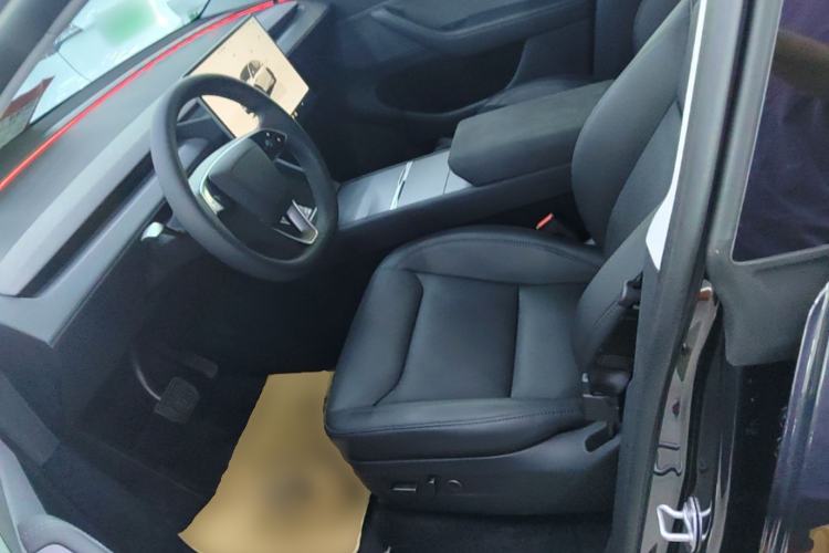 Used Tesla Model Y 2025 Rear-Wheel-Drive Version Left Front Seat