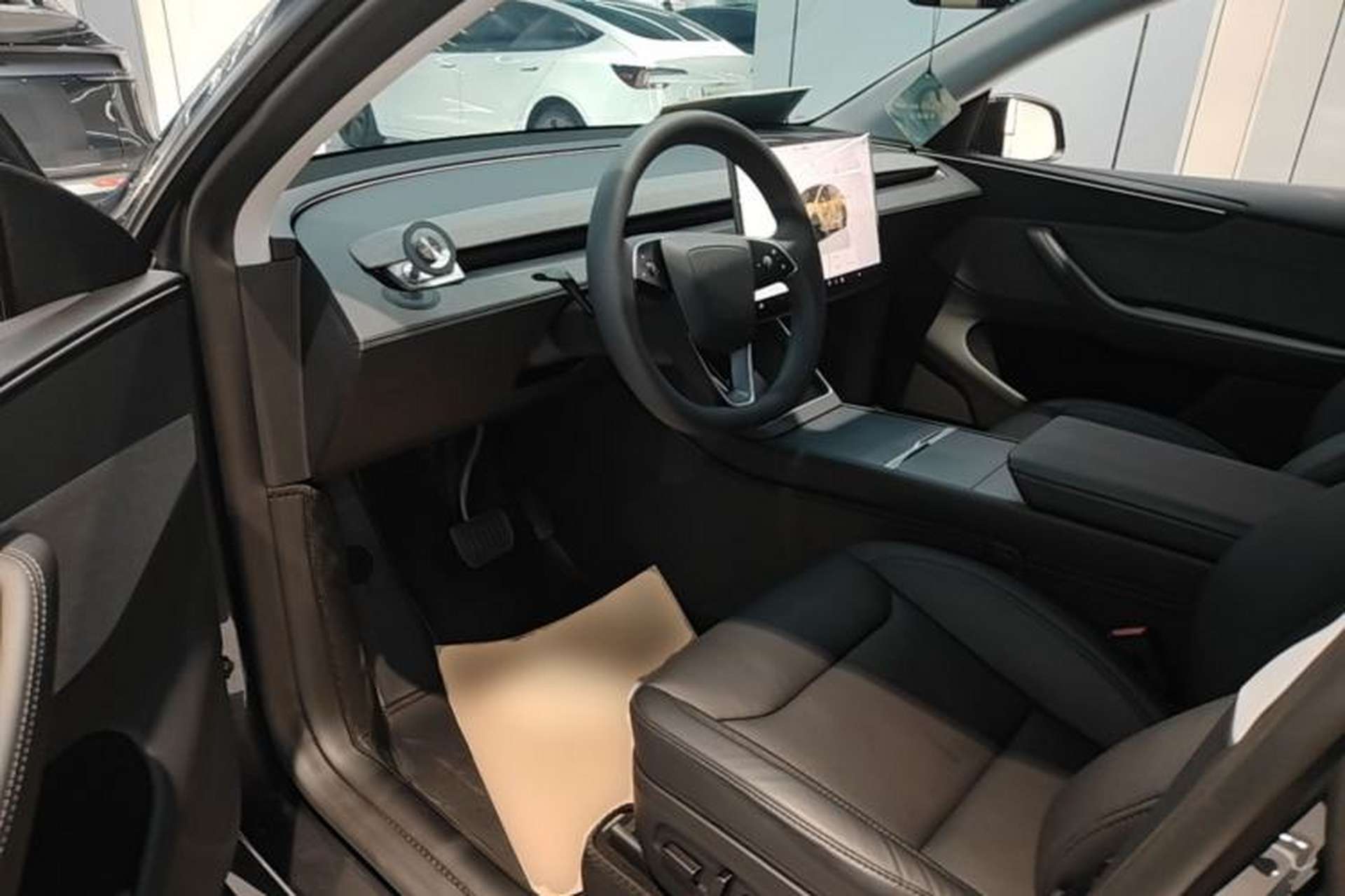 Used Tesla Model Y 2025 Rear-Wheel-Drive Version Left Front Seat