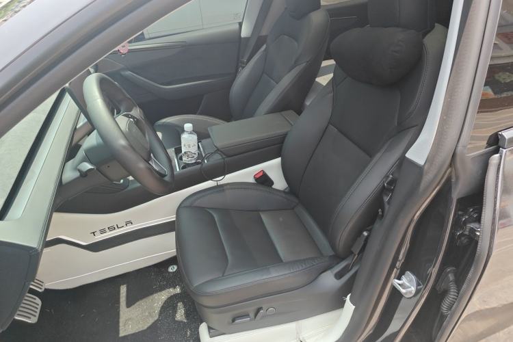 Used Tesla Model Y 2025 Long-Range All-Wheel Drive First Edition Left Front Seat