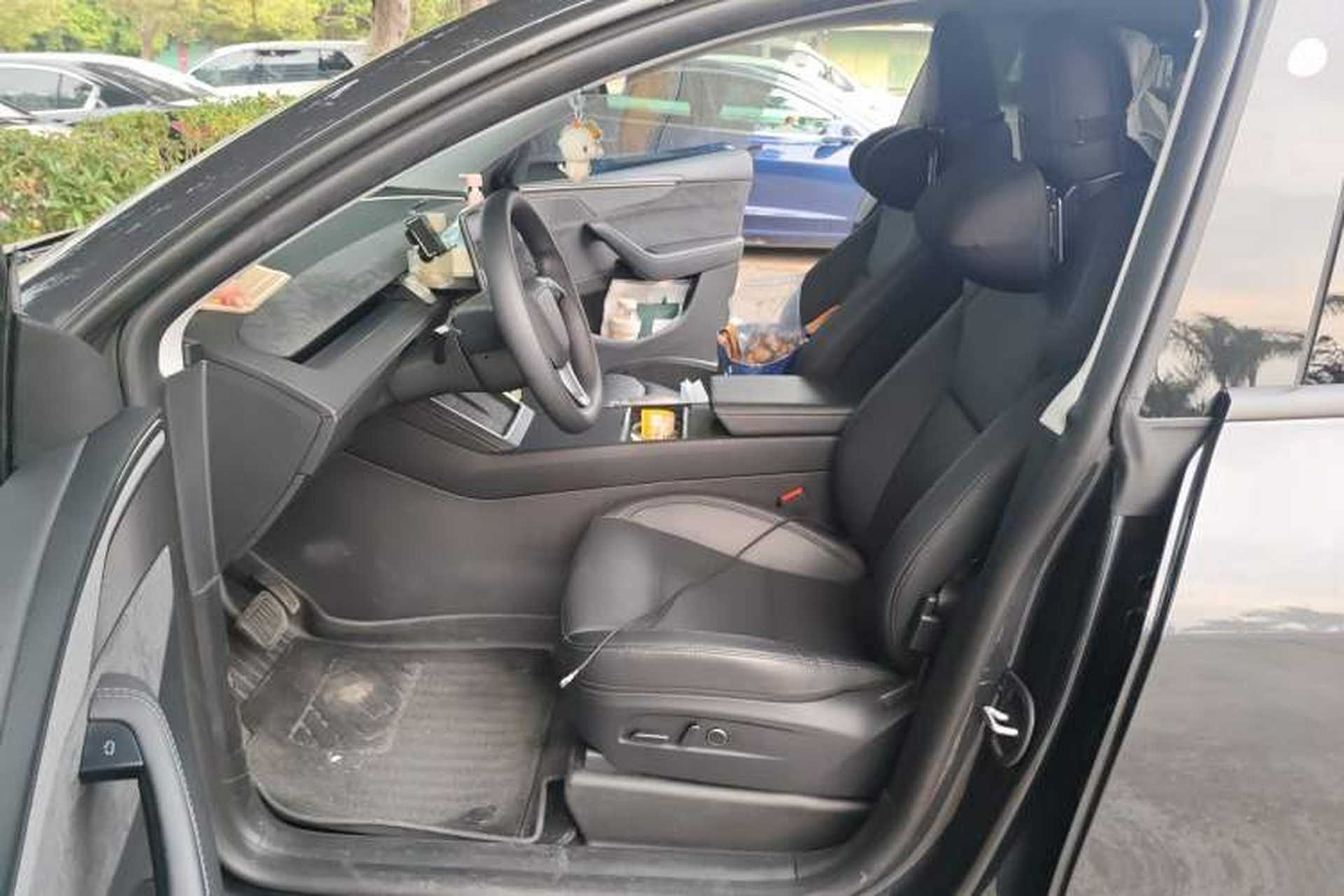 Used Tesla Model Y 2025 Long-Range All-Wheel Drive First Edition Left Front Seat