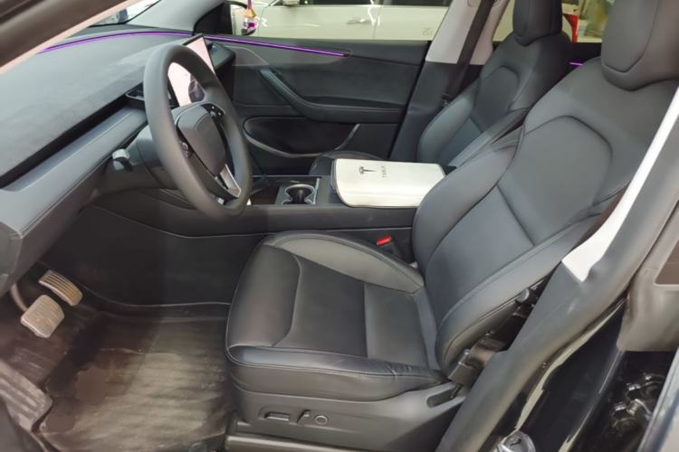 Used Tesla Model Y 2025 Long-Range All-Wheel Drive First Edition Left Front Seat