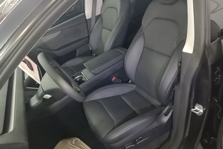 Used Tesla Model Y 2025 Long-Range All-Wheel Drive First Edition Left Front Seat