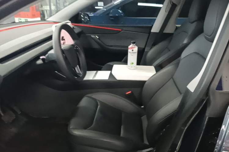 Used Tesla Model Y 2025 Rear-Wheel-Drive Version Left Front Seat