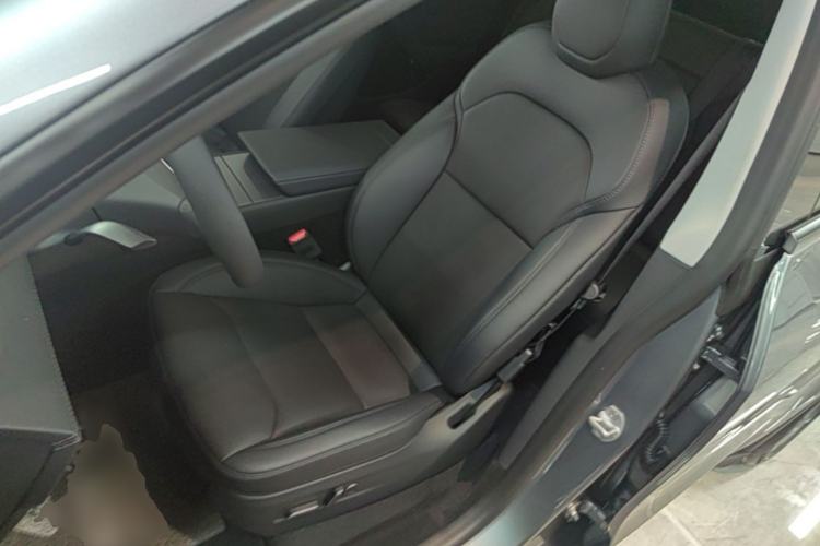 Used Tesla Model Y 2025 Updated Version Long-Range All-Wheel Drive Left Front Seat