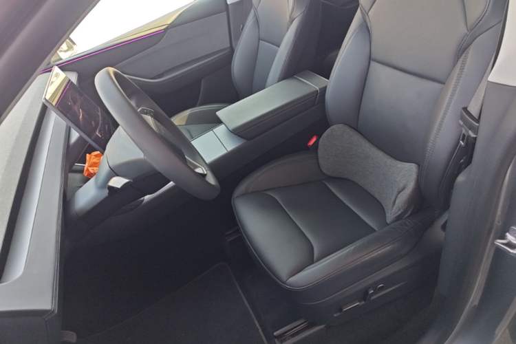 Used Tesla Model Y 2025 Rear-Wheel-Drive Version Left Front Seat