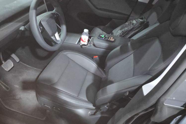 Used Tesla Model Y 2025 Long-Range All-Wheel Drive First Edition Left Front Seat