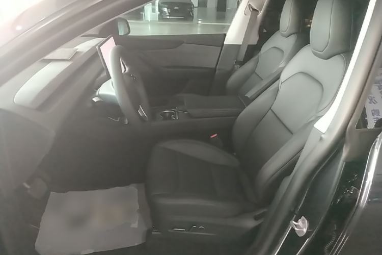 Used Tesla Model Y 2025 Rear-Wheel Drive First Edition Left Front Seat