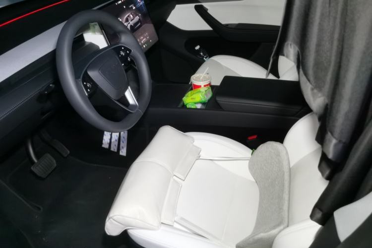 Used Tesla Model Y 2025 Updated Version Long-Range All-Wheel Drive Left Front Seat