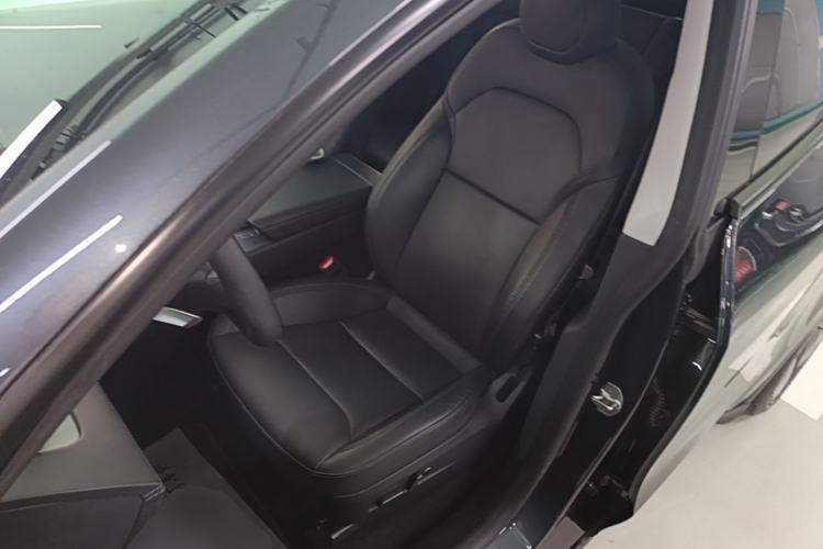 Used Tesla Model Y 2025 Rear-Wheel-Drive Version Left Front Seat
