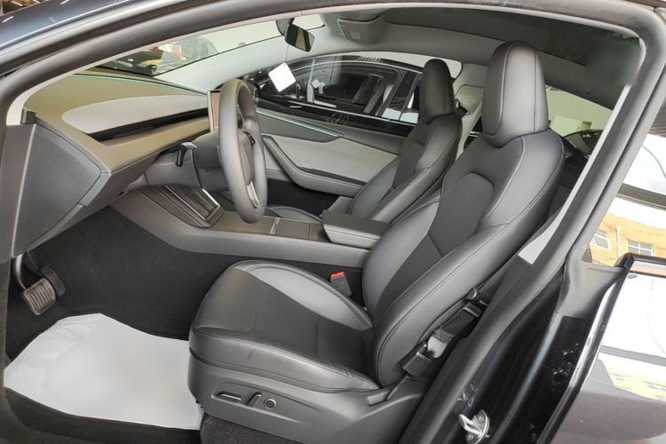 Used Tesla Model Y 2025 Rear-Wheel-Drive Version Left Front Seat