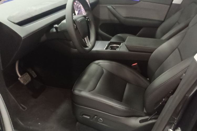 Used Tesla Model Y 2025 Rear-Wheel Drive First Edition Left Front Seat