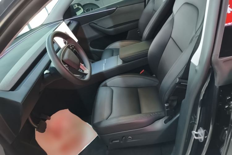 Used Tesla Model Y 2025 Rear-Wheel Drive First Edition Left Front Seat