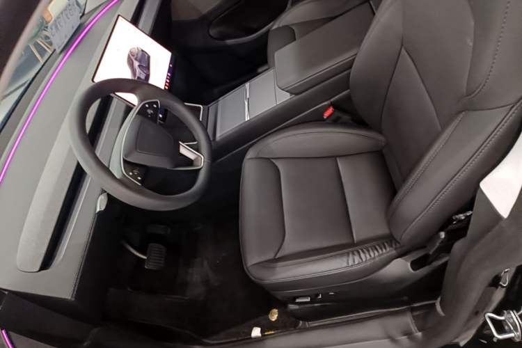 Used Tesla Model Y 2025 Rear-Wheel-Drive Version Left Front Seat