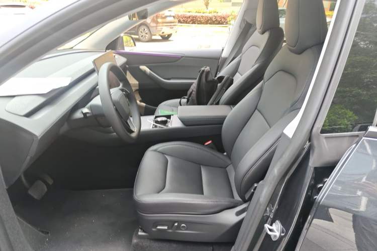 Used Tesla Model Y 2025 Rear-Wheel-Drive Version Left Front Seat