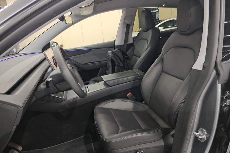 Used Tesla Model Y 2025 Rear-Wheel-Drive Version Left Front Seat