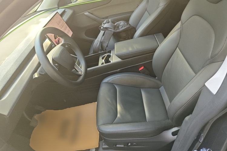 Used Tesla Model Y 2025 Rear-Wheel-Drive Version Left Front Seat