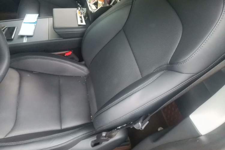 Used Tesla Model Y 2025 Rear-Wheel Drive First Edition Left Front Seat