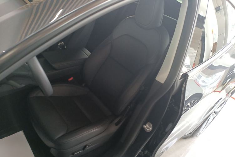 Used Tesla Model Y 2025 Rear-Wheel-Drive Version Left Front Seat