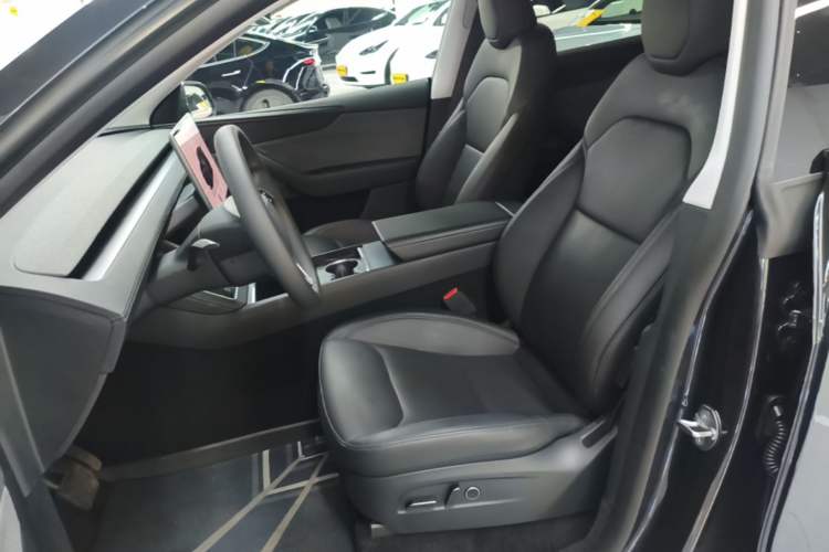 Used Tesla Model Y 2025 Rear-Wheel-Drive Version Left Front Seat