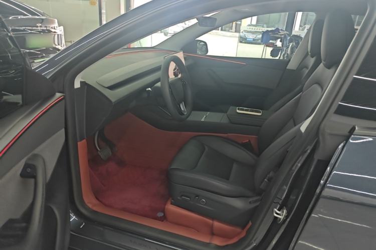 Used Tesla Model Y 2025 Rear-Wheel-Drive Version Left Front Seat