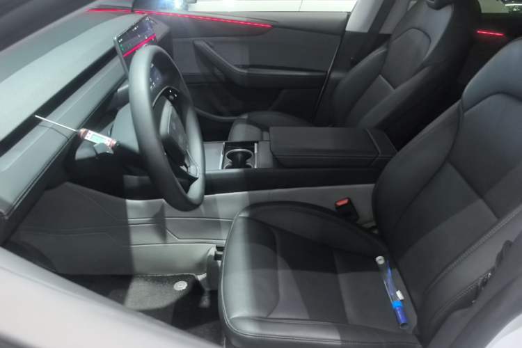 Used Tesla Model Y 2025 Rear-Wheel-Drive Version Left Front Seat