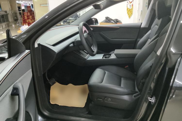 Used Tesla Model Y 2025 Rear-Wheel-Drive Version Left Front Seat