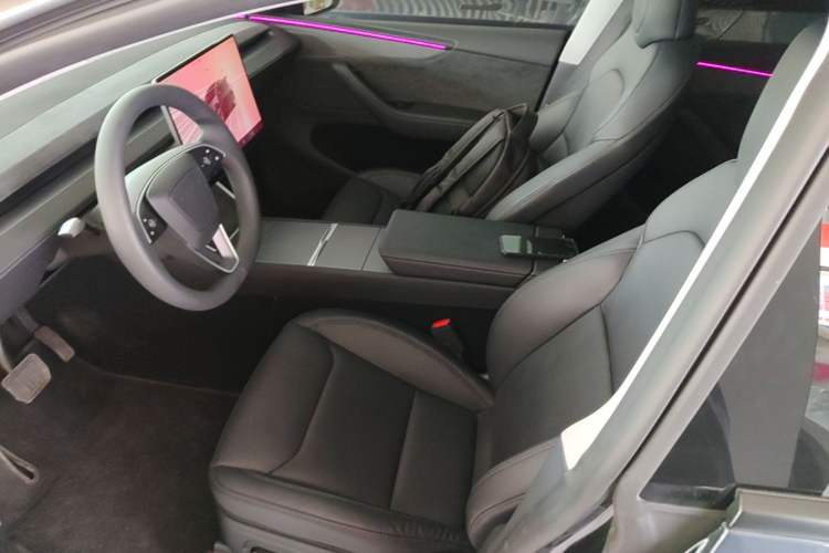 Used Tesla Model Y 2025 Long-Range All-Wheel Drive First Edition Left Front Seat