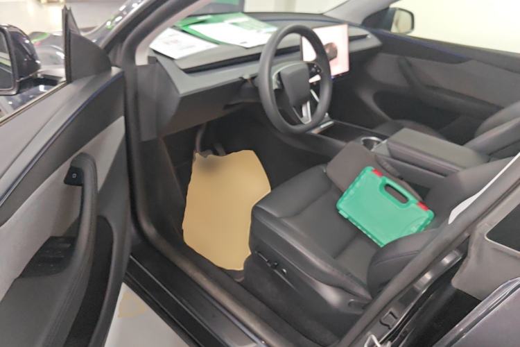 Used Tesla Model Y 2025 Rear-Wheel-Drive Version Left Front Seat