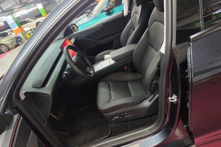 Used Tesla Model Y 2025 Long-Range All-Wheel Drive First Edition Left Front Seat
