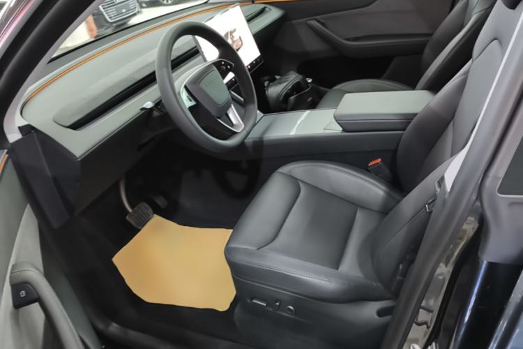 Used Tesla Model Y 2025 Rear-Wheel Drive First Edition Left Front Seat