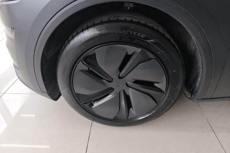 Used Tesla Model Y 2025 Rear-Wheel-Drive Version Left Front Wheel Hub