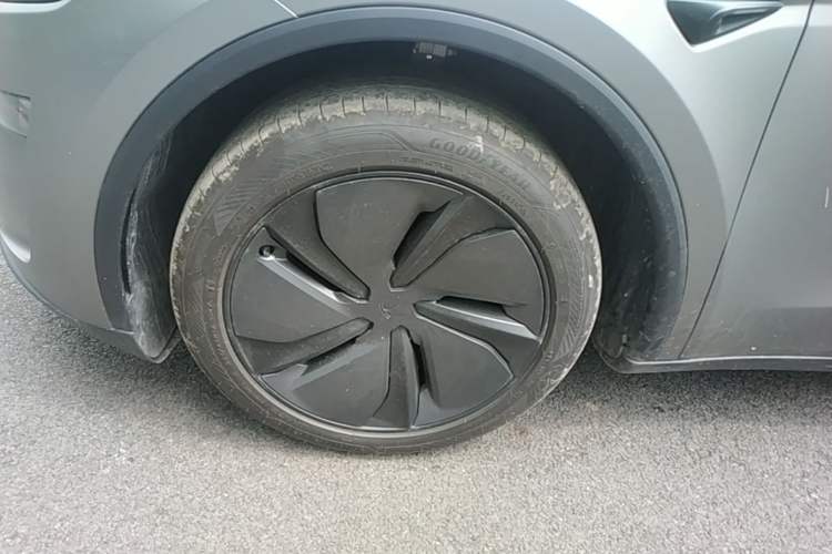 Used Tesla Model Y 2025 Rear-Wheel-Drive Version Left Front Wheel Hub