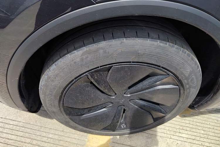 Used Tesla Model Y 2025 Rear-Wheel-Drive Version Left Front Wheel Hub
