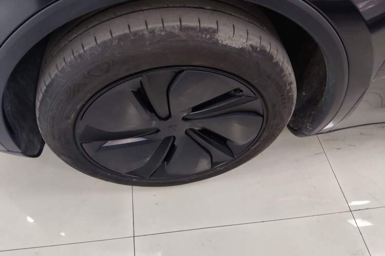 Used Tesla Model Y 2025 Rear-Wheel-Drive Version Left Front Wheel Hub