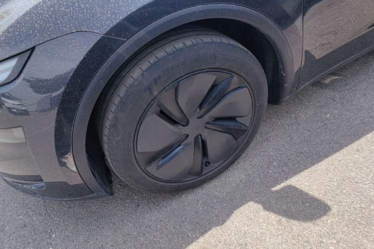 Used Tesla Model Y 2025 Rear-Wheel-Drive Version Left Front Wheel Hub