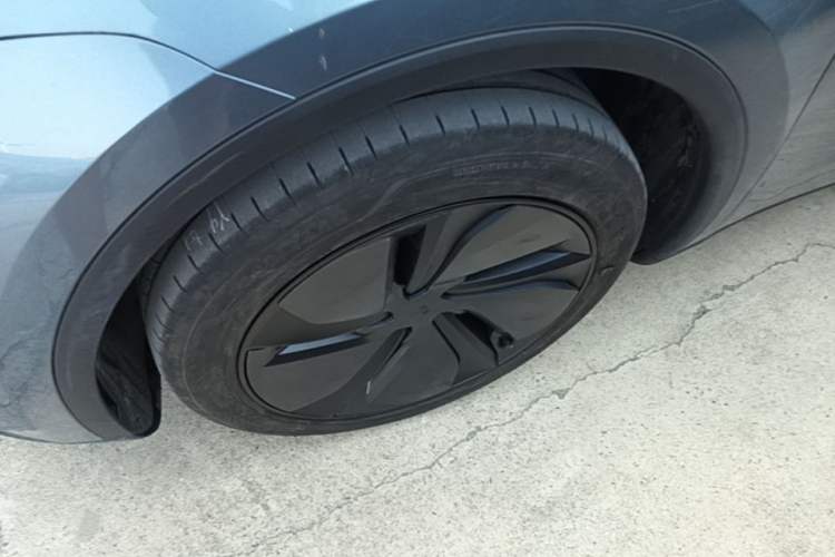 Used Tesla Model Y 2025 Rear-Wheel-Drive Version Left Front Wheel Hub