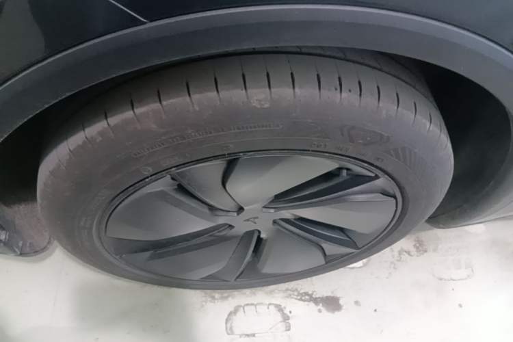 Used Tesla Model Y 2025 Rear-Wheel-Drive Version Left Front Wheel Hub
