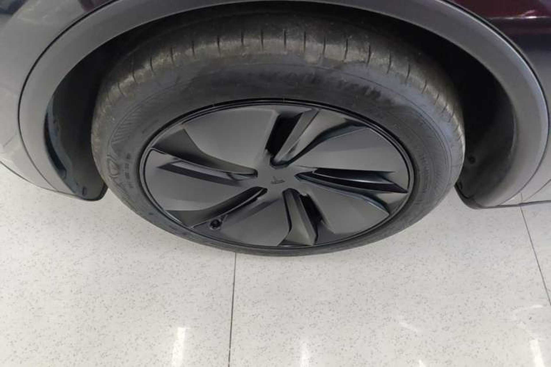 Used Tesla Model Y 2025 Rear-Wheel-Drive Version Left Front Wheel Hub