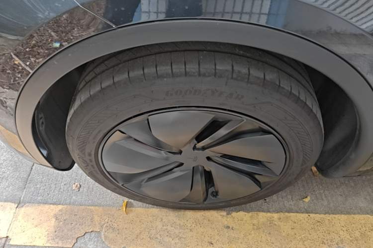 Used Tesla Model Y 2025 Rear-Wheel-Drive Version Left Front Wheel Hub