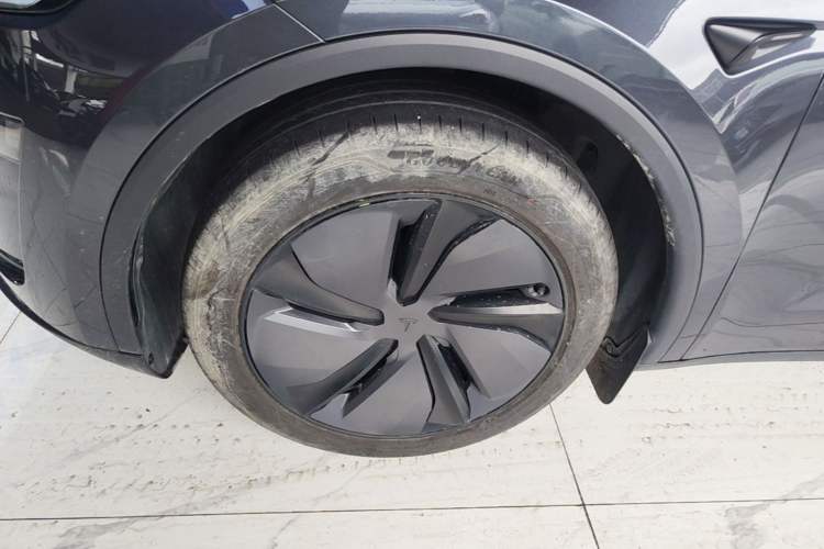 Used Tesla Model Y 2025 Rear-Wheel-Drive Version Left Front Wheel Hub