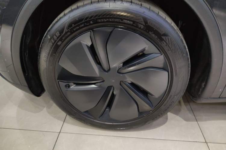 Used Tesla Model Y 2025 Rear-Wheel-Drive Version Left Front Wheel Hub