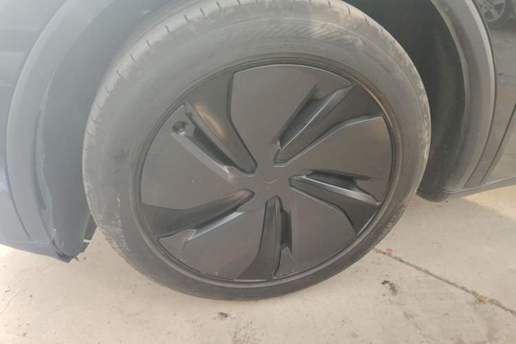 Used Tesla Model Y 2025 Rear-Wheel-Drive Version Left Front Wheel Hub