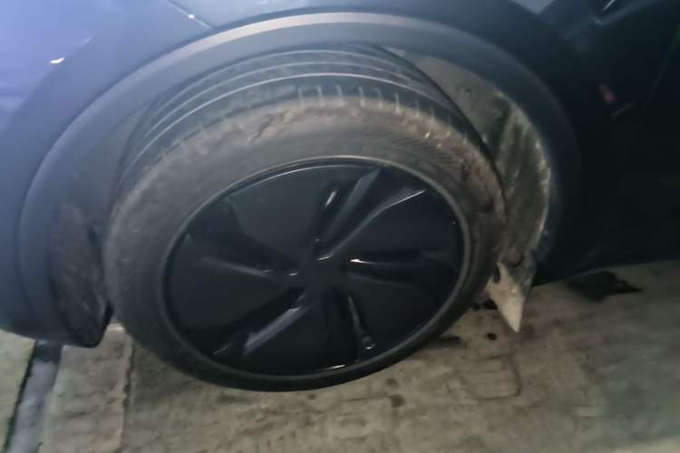 Used Tesla Model Y 2025 Rear-Wheel-Drive Version Left Front Wheel Hub